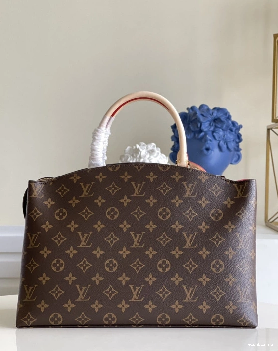 WIS LOUIS PALAIS GRAND VUITTON 1112